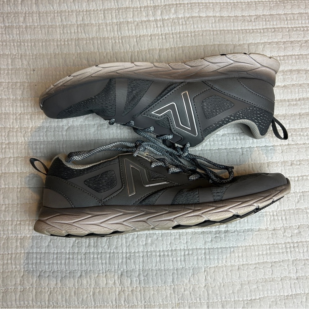 Vionic Women’s 335Miles Charcoal Gray Athletic Shoes